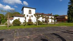 Palacio a la venta en Latores.