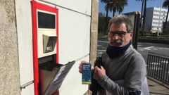 Farmacia Ted�n, con dispensador externo de medicamentos