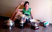 La gallega Noelia S�nchez posa con los t�tulos conseguidos.