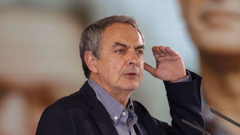El expresidente del Gobierno Jos� Luis Rodr�guez Zapatero, en un mitin en A Coru�a.