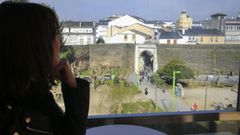 La cafeter�a dispone de unas vistas privilegiadas de la Muralla y la Mosqueira