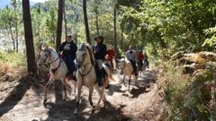 Foto de archivo de una peregrinaci�n a caballo por el Cami�o Mi�oto