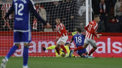 Derbi asturiano entre el Real Sporting de Gijon y el Real Oviedo en El Molin�n